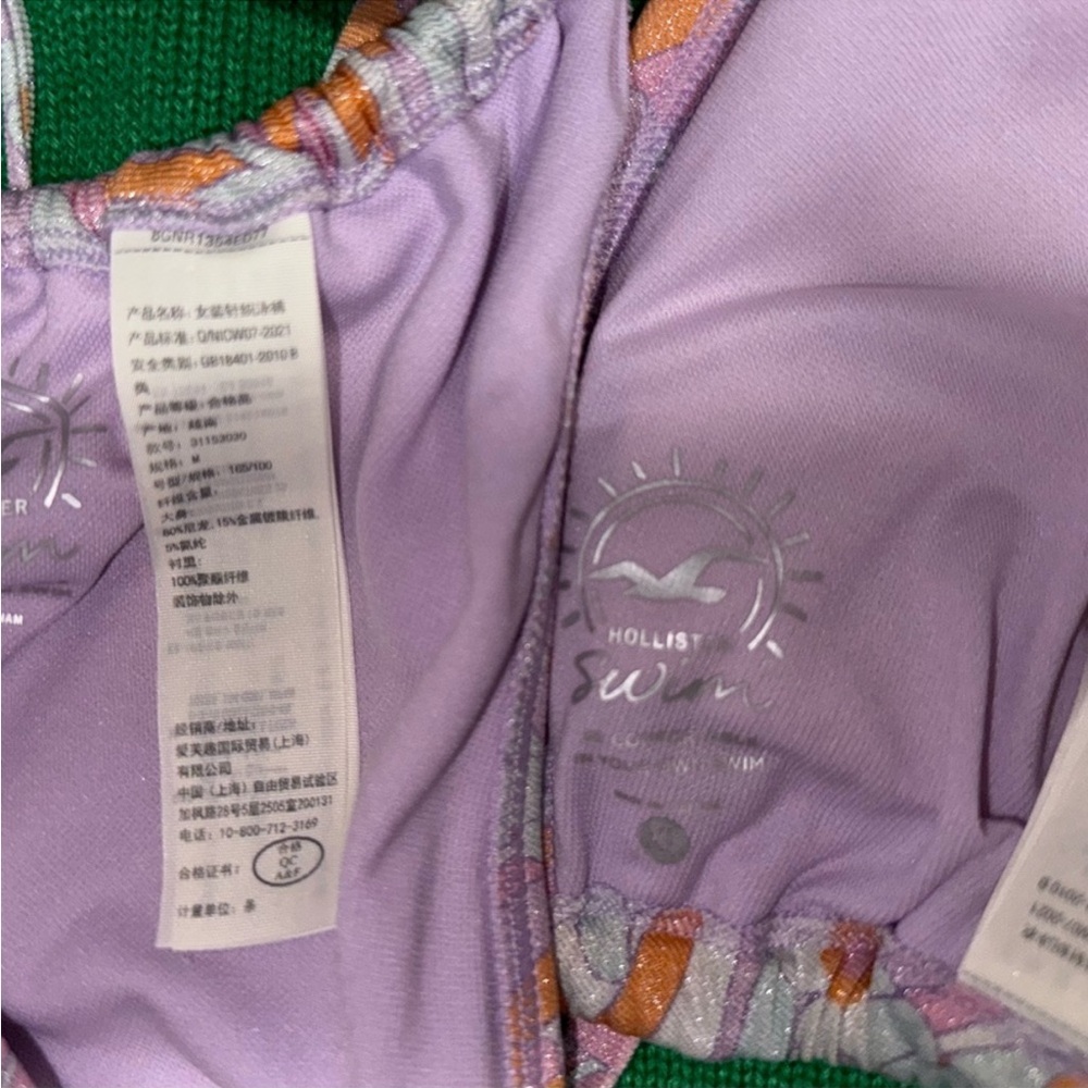 SOLD-Hollister bikini 2 piece size top XL, bottom M in excellent condition - Picture 8 of 9
